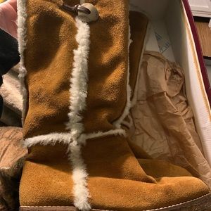 Atienne Aigner leather and shearling boots